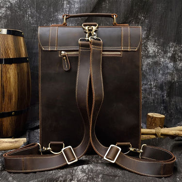 modelos de mochilas cuero hombre marrón oscuro detras